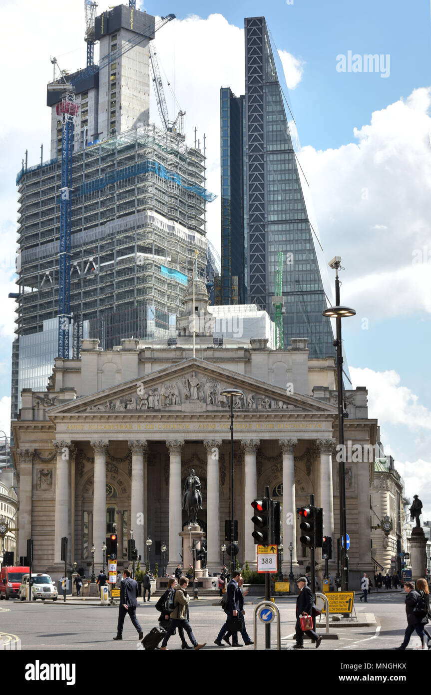 Neue Gebäude, das Pinnacle in Bishopsgate und des Leadenhall Building auf Leadenhall Street Turm über der Royal Exchange, an der Kreuzung der Lombard Stockfoto