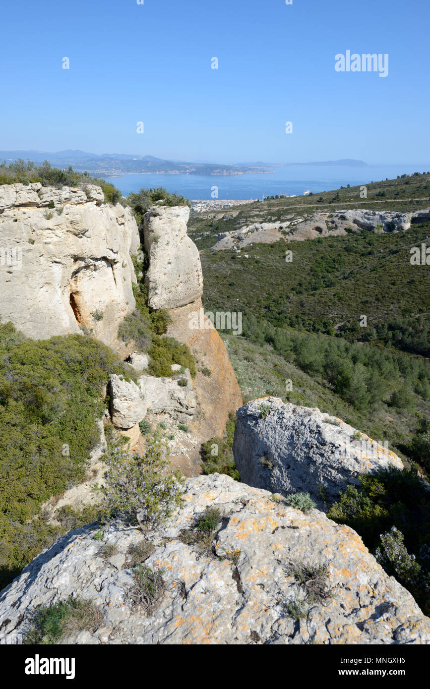 Blick in Richtung La Ciotat von Le Bau Rous Felsen auf der Route des Crêtes, Calanques National Park, La Ciotat Provence Frankreich Stockfoto