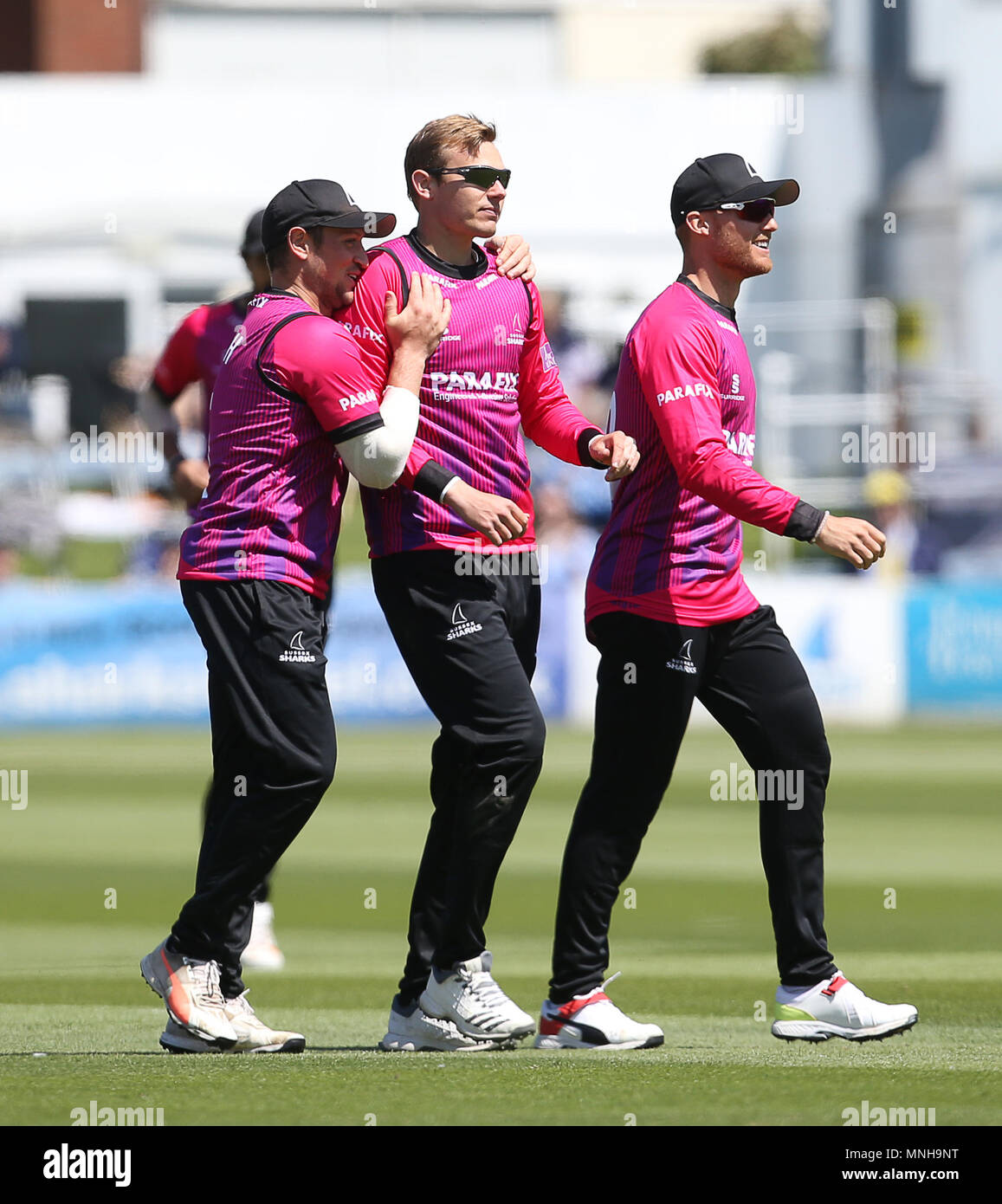 Hove, Sussex, UK. 17 Mai, 2018. Danny Briggs (C) der Sussex Haie feiert nach dem Darren Stevens (nicht abgebildet) von Kent Spitfires während der Royal London 1 Tag Cup Gruppe Süd Match an der 1. zentralen County Boden, Hove am 17. Mai 2018 in Hove, East Sussex, England Credit: Paul Terry Foto/Alamy Leben Nachrichten unter Stockfoto