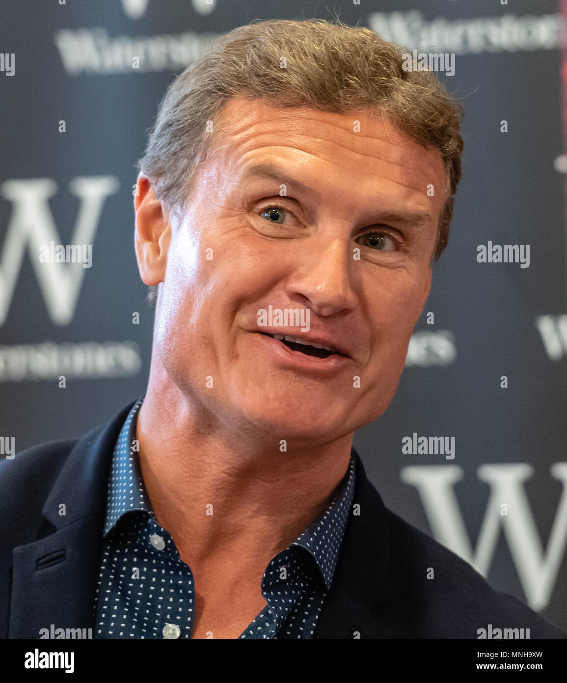 London, 17. Mai 2018 David Coulthard MBE eine Britische ehemalige Formel-1-Rennfahrer Moderator, Kommentator und Journalist. Er war zweiter in der Welt Drivers' 2001 Formel 1 Meisterschaft, fahren für McLaren. Er war die Unterzeichnung Kopien von seinem neuen Buch "Die gewinnende Formel bei Waterstones, Leadenhall Market London Credit Ian Davidson/Alamy leben Nachrichten Stockfoto