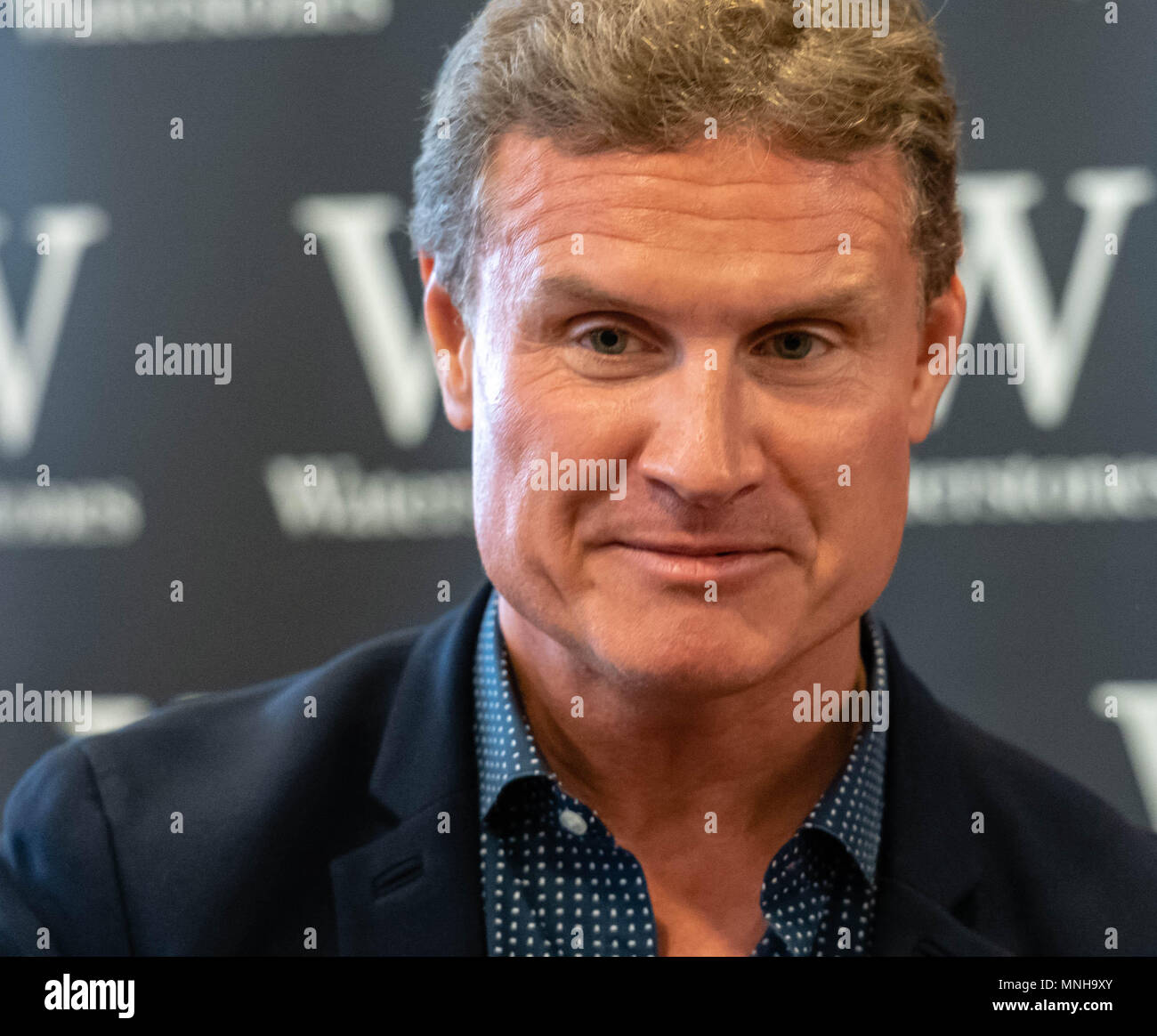 London, 17. Mai 2018 David Coulthard MBE eine Britische ehemalige Formel-1-Rennfahrer Moderator, Kommentator und Journalist. Er war zweiter in der Welt Drivers' 2001 Formel 1 Meisterschaft, fahren für McLaren. Er war die Unterzeichnung Kopien von seinem neuen Buch "Die gewinnende Formel bei Waterstones, Leadenhall Market London Credit Ian Davidson/Alamy leben Nachrichten Stockfoto