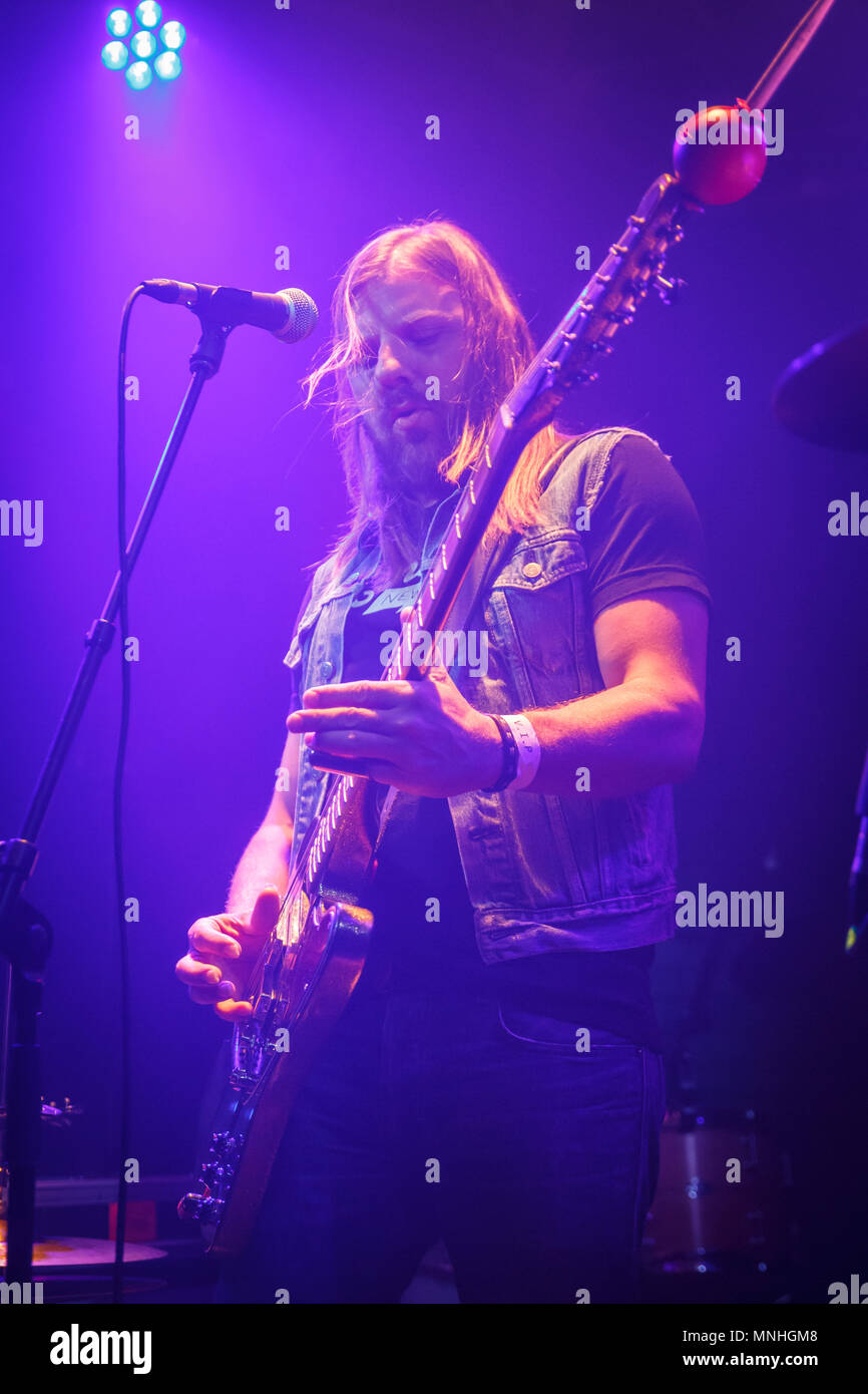 Chester GROSSBRITANNIEN. 18 Mai, 2018. Steve Hill führt live am Leben Zimmer in Chester. Foto: Simon begraben/Alamy leben Nachrichten Stockfoto