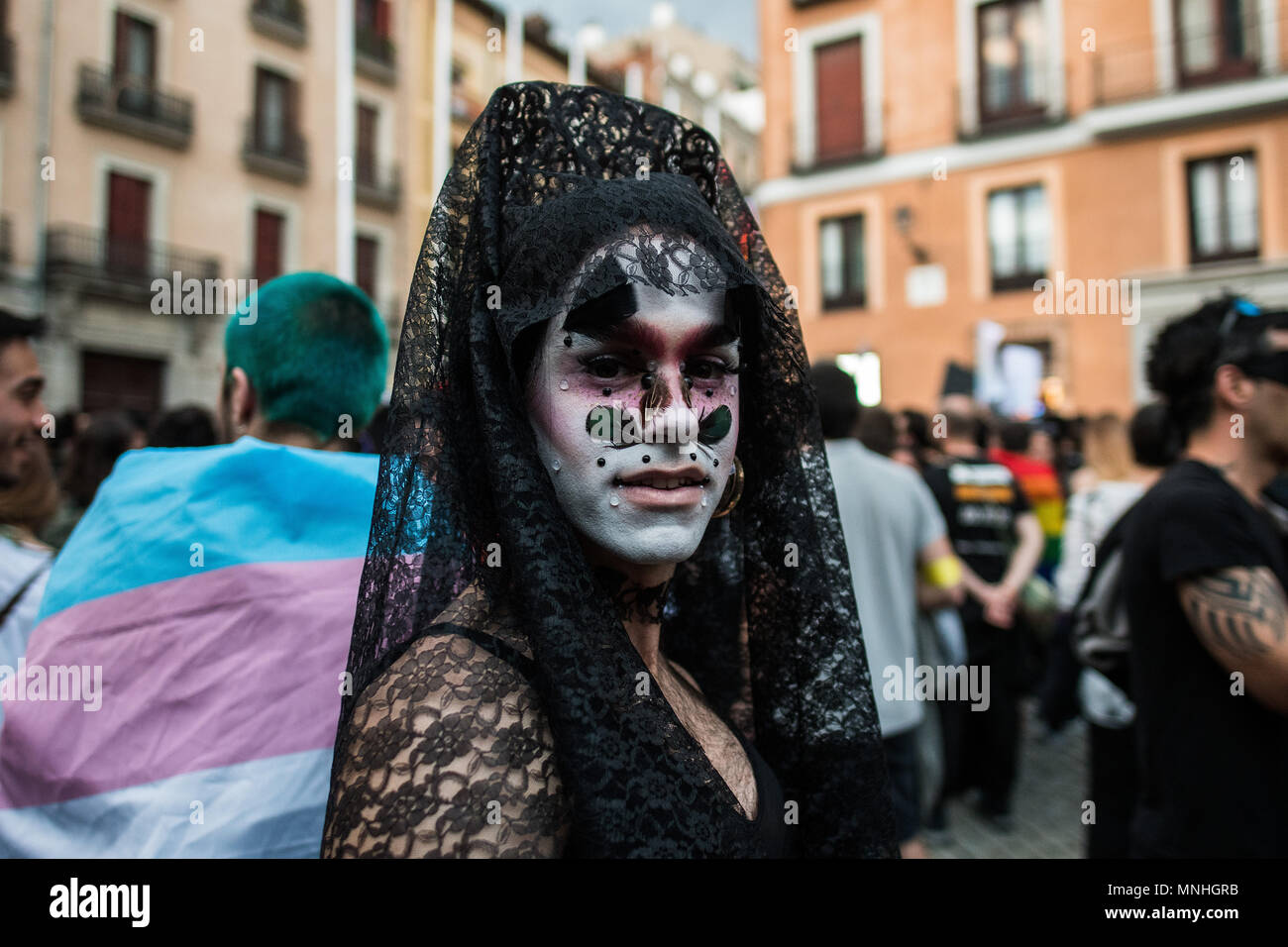 Madrid, Spanien. 17 Mai, 2018. Dekoriert Gesicht während der Internationale Tag gegen Homophobie, Transphobia Biphobia protestieren und Gleichstellung für LGBT-Gemeinschaft zu verlangen. Madrid, Spanien. Credit: Marcos del Mazo/Alamy leben Nachrichten Stockfoto