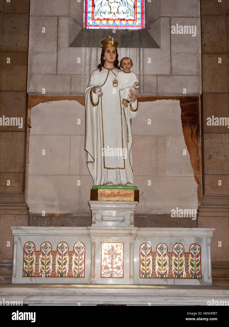 Die selige Jungfrau Maria mit dem Jesuskind im Inneren der Kathedrale Sainte-Marie-Majeure de Marseille, Bouches-du-Rhône der Region Provence-Alpes-Côte d'Azur, Frankreich Stockfoto
