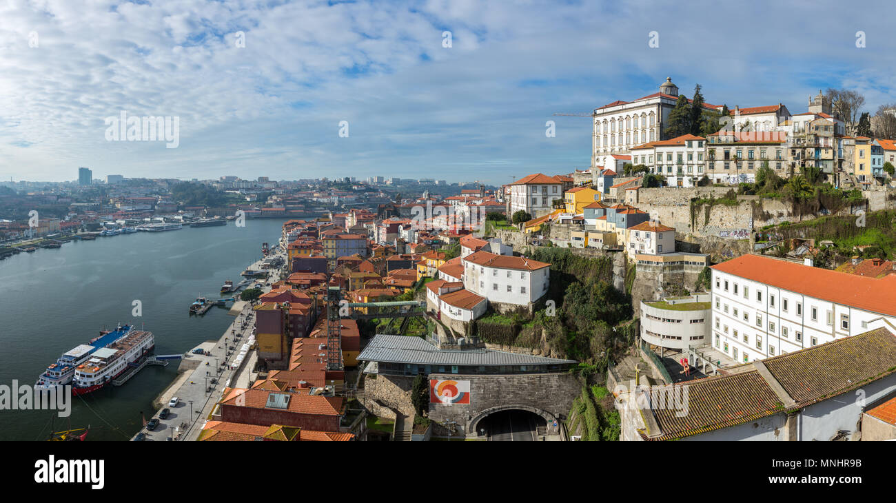 Panoramablick auf das Luftbild von Porto in einer schönen sonnigen Tag, Portugal Stockfoto