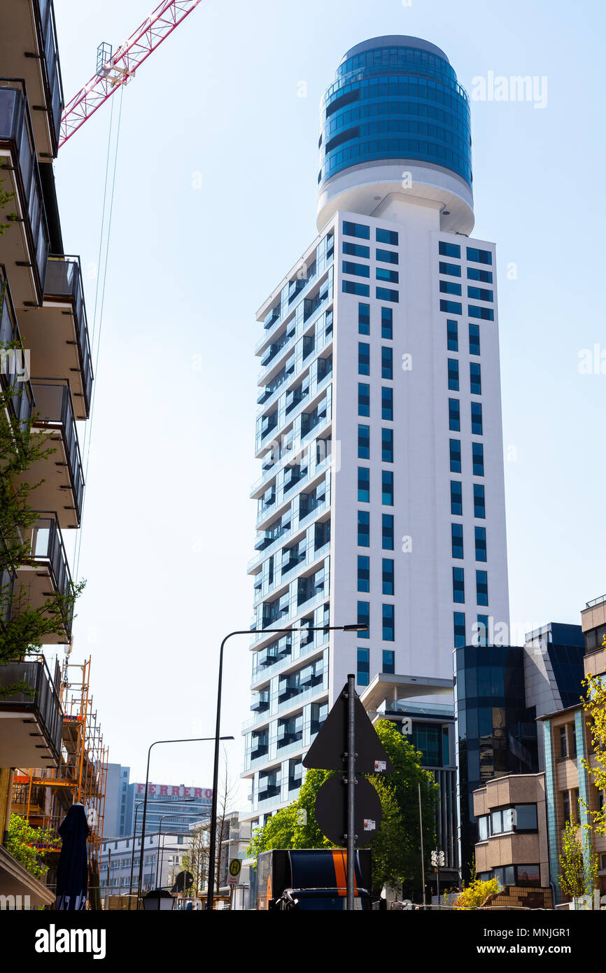 Die neue Henninger Turm in Frankfurt am Main, Deutschland. 17. April 2018. Stockfoto