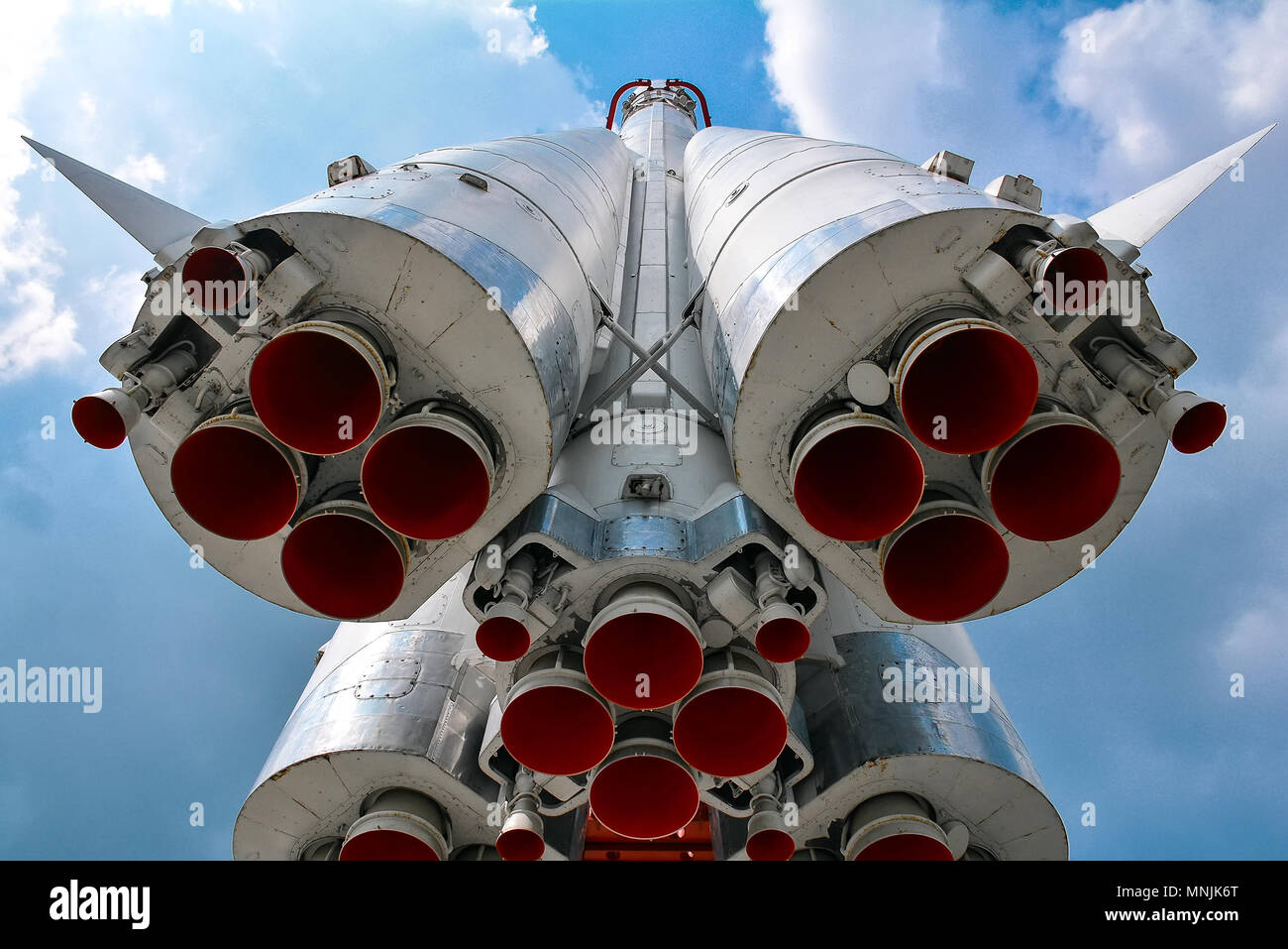 Die weltweit ersten bemannten Rakete "Wostok" in einer Ausstellung in der Stadt Moskau, Russland Stockfoto