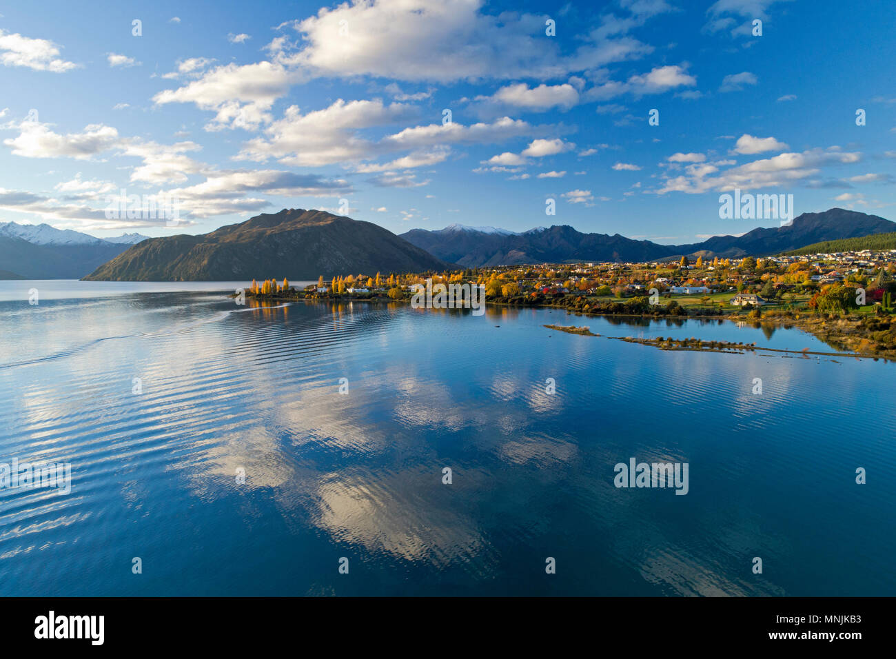 Bremner Bay, Lake Wanaka, Otago, Südinsel, Neuseeland - drone Antenne Stockfoto