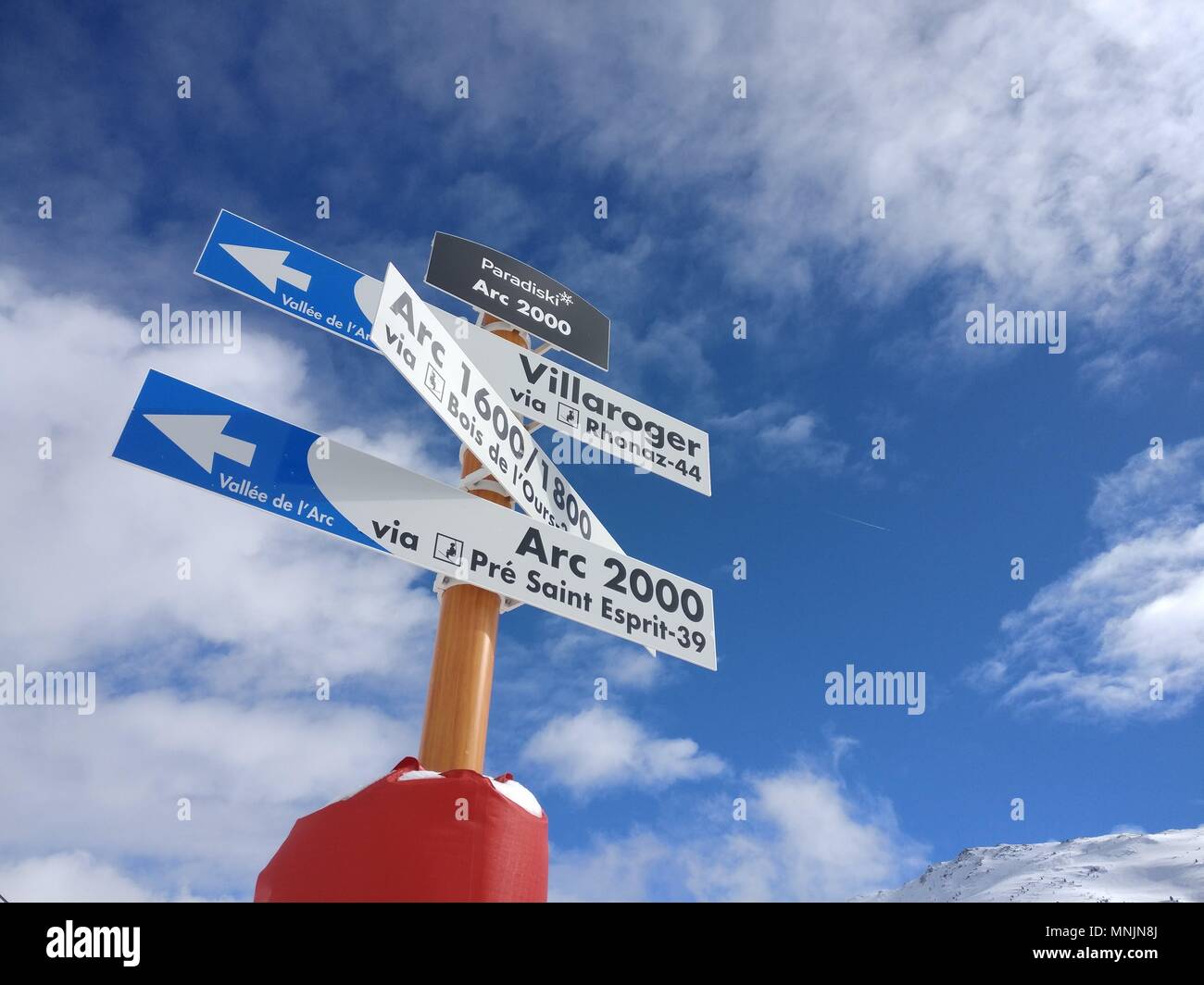 Wegweiser, die auf Arc 2000, Arc 1600/1800 und Villaroger Stockfoto