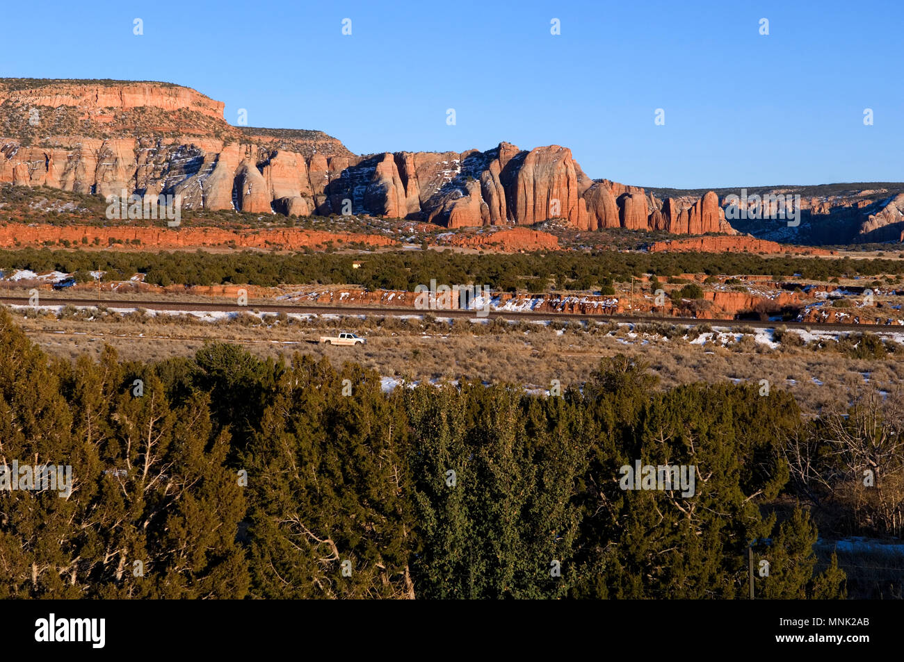 Bunte Klippen in der Landschaft in der Nähe von Taos, New Mexico Stockfoto