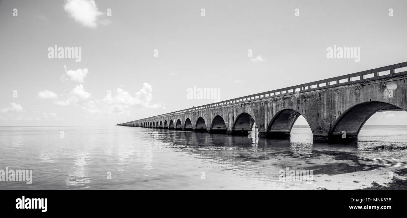 Lange Brücke an Floridas Schlüssel - Historische Overseas Highway und 7 Mile Bridge, Key West, Florida, USA zu erhalten Stockfoto