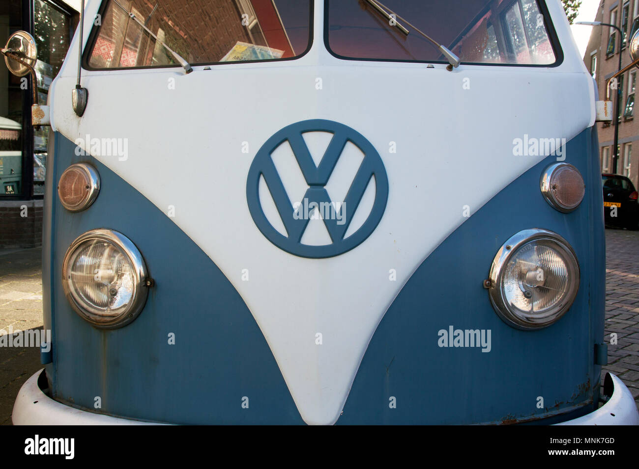 Amsterdam, Niederlande - 29 August 2016: Vor einem Volkswagen T1 Transporter Stockfoto