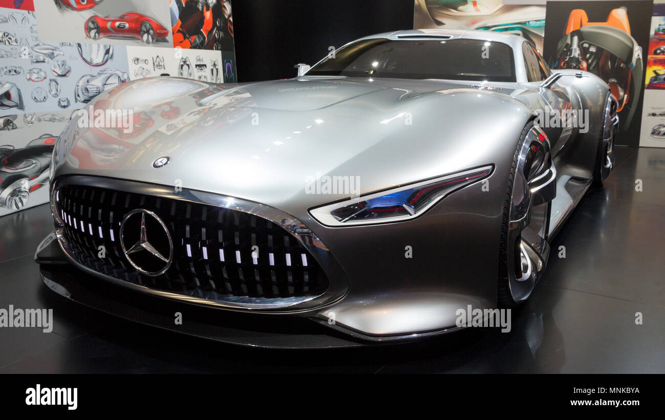 Mercedes Benz Amg Vision Gt Stockfotos Und Bilder Kaufen Alamy