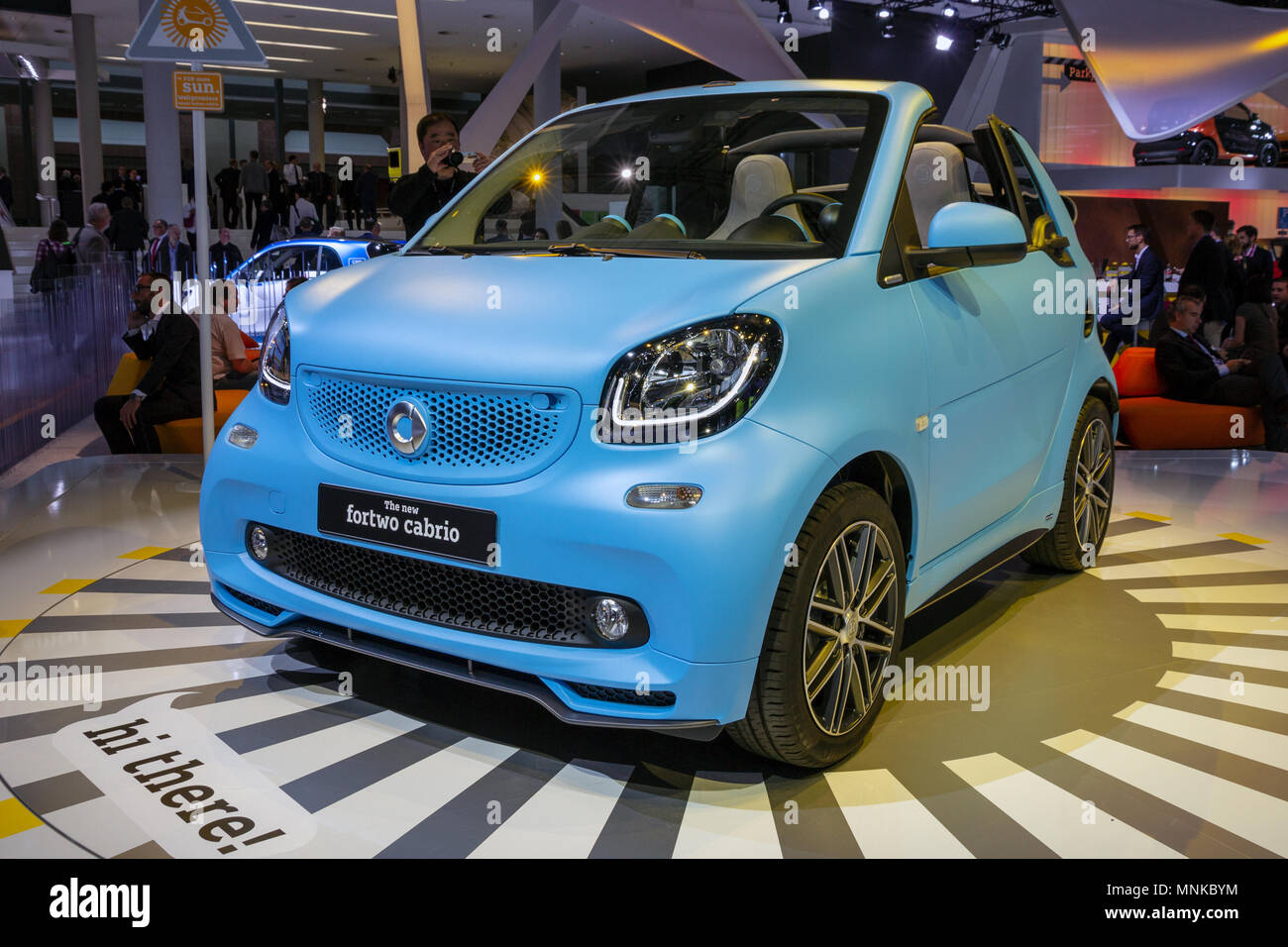 FRANKFURT, Deutschland - 16.09.2015: Smart Fortwo Cabrio City Car auf der Frankfurter IAA vorgestellt. Stockfoto