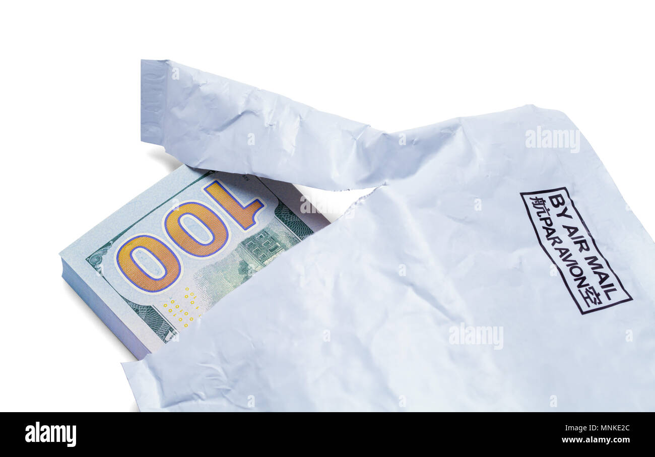 Stapel Hundert-Euro-Scheine in Kunststoff Umschlag auf einem weißen Hintergrund. Stockfoto