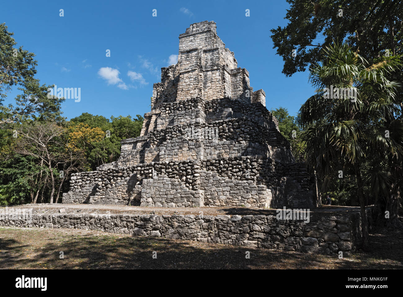 Alten Maya Gebäude an Muyil (Chunyaxch) Archäologische Stätte, Quintana Roo, Mexiko Stockfoto