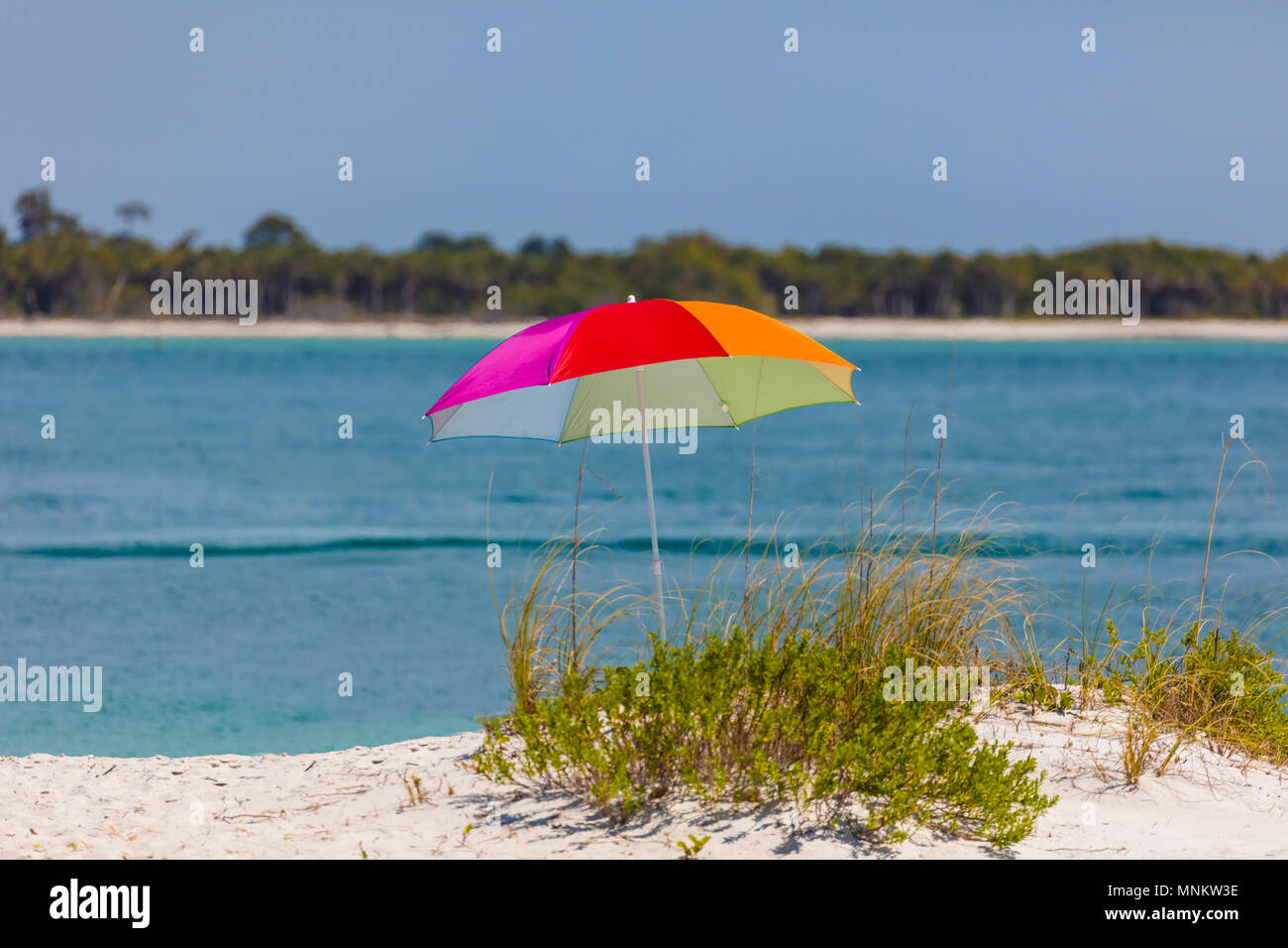 Strand unbella in Gasparilla Island State Park auf Gasparilla Island eines der Golf Küste vorgelagerten Inseln. Stockfoto