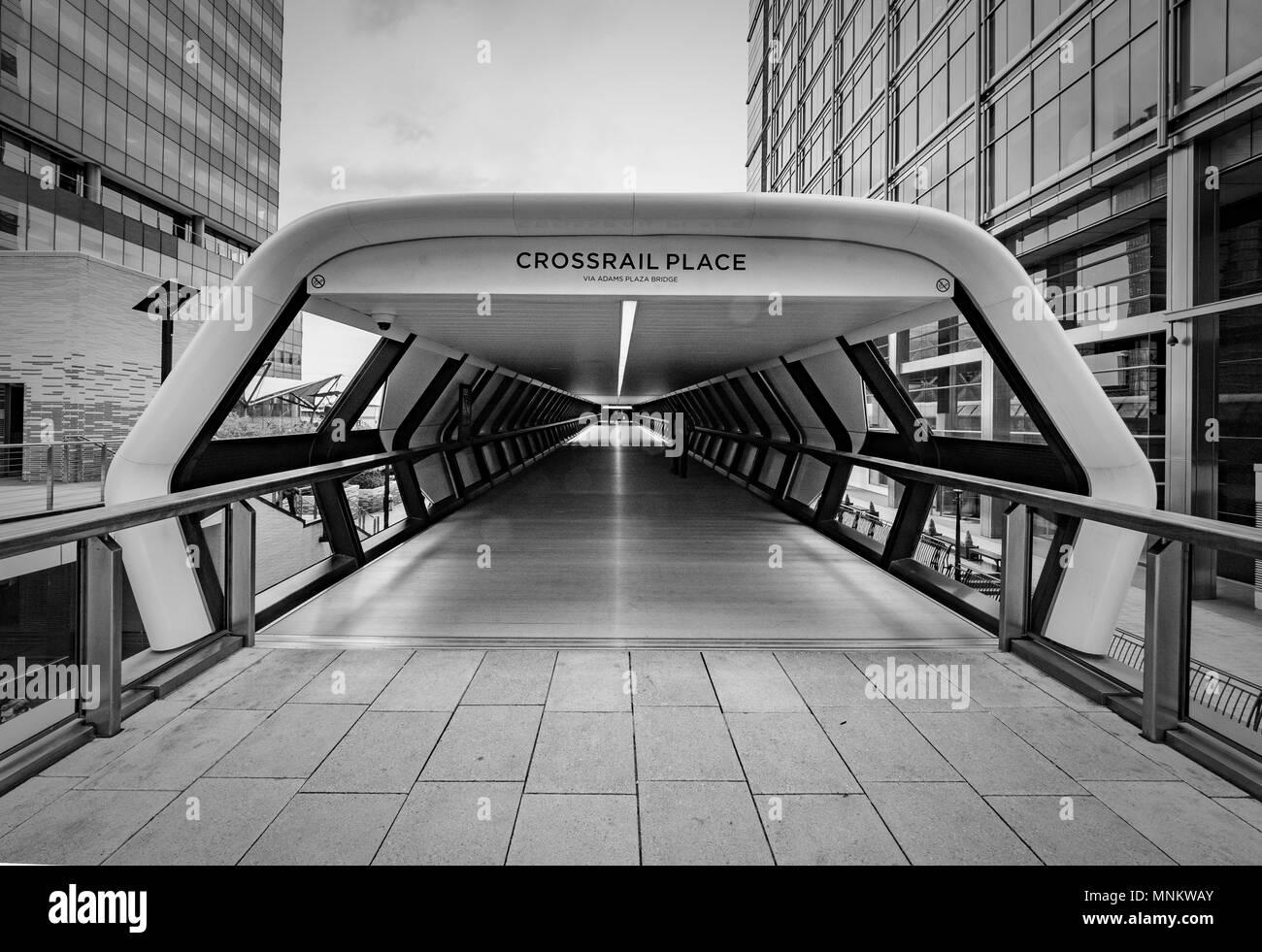 Adams Plaza Brücke, Eingang Crossrail, Canary Wharf, London, Großbritannien. Stockfoto