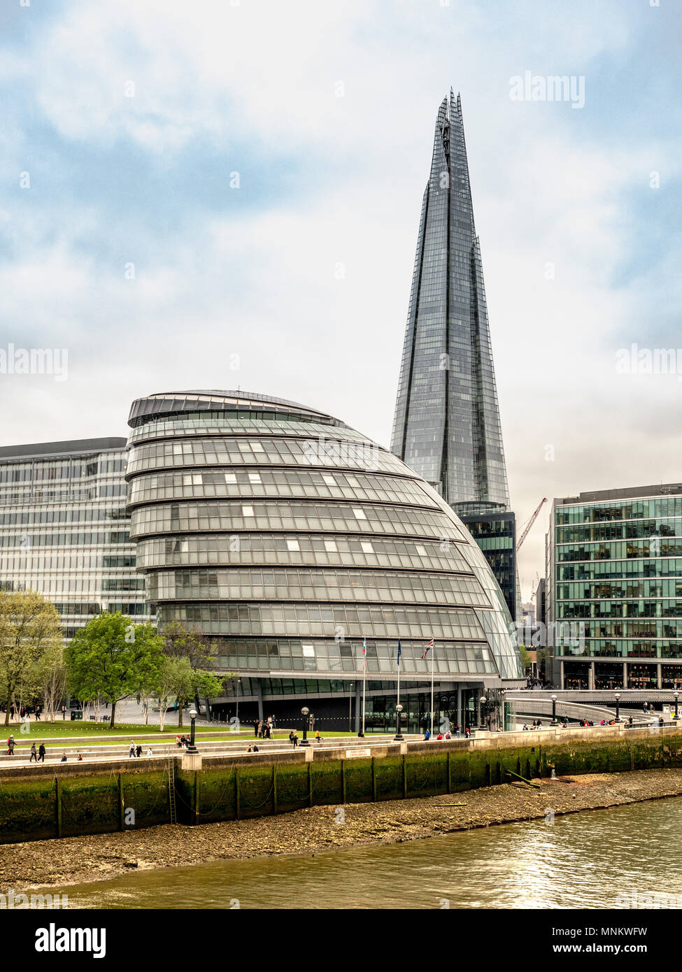 Rathaus, Sitz der Greater London Authority und der Shard. Southwark, am Südufer der Themse., London, Großbritannien. Stockfoto