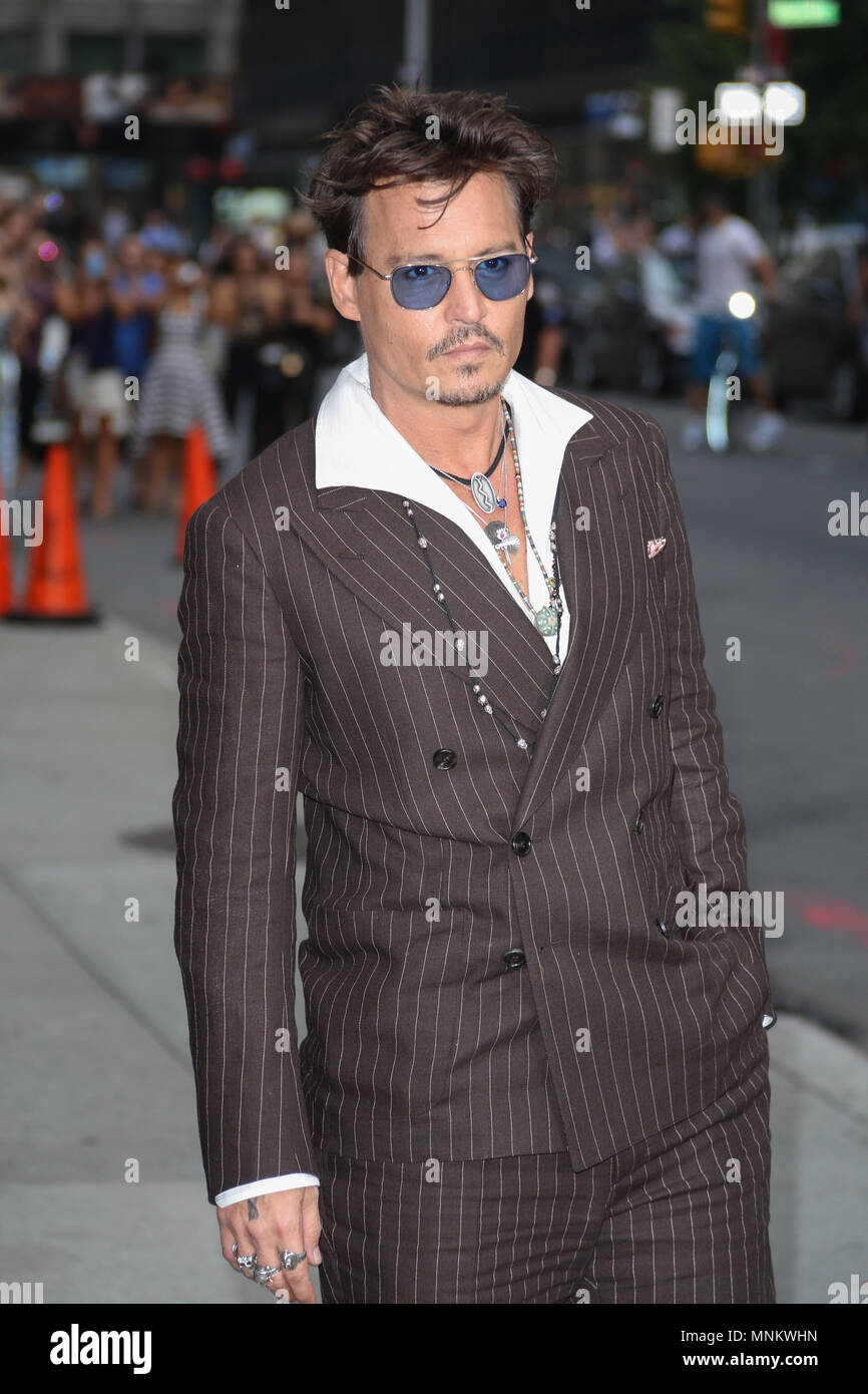 Johnny Depp kommt für die "Late Show mit David Letterman' an Ed Sullivan Theater am 25. Juni 2013 in New York City. Stockfoto