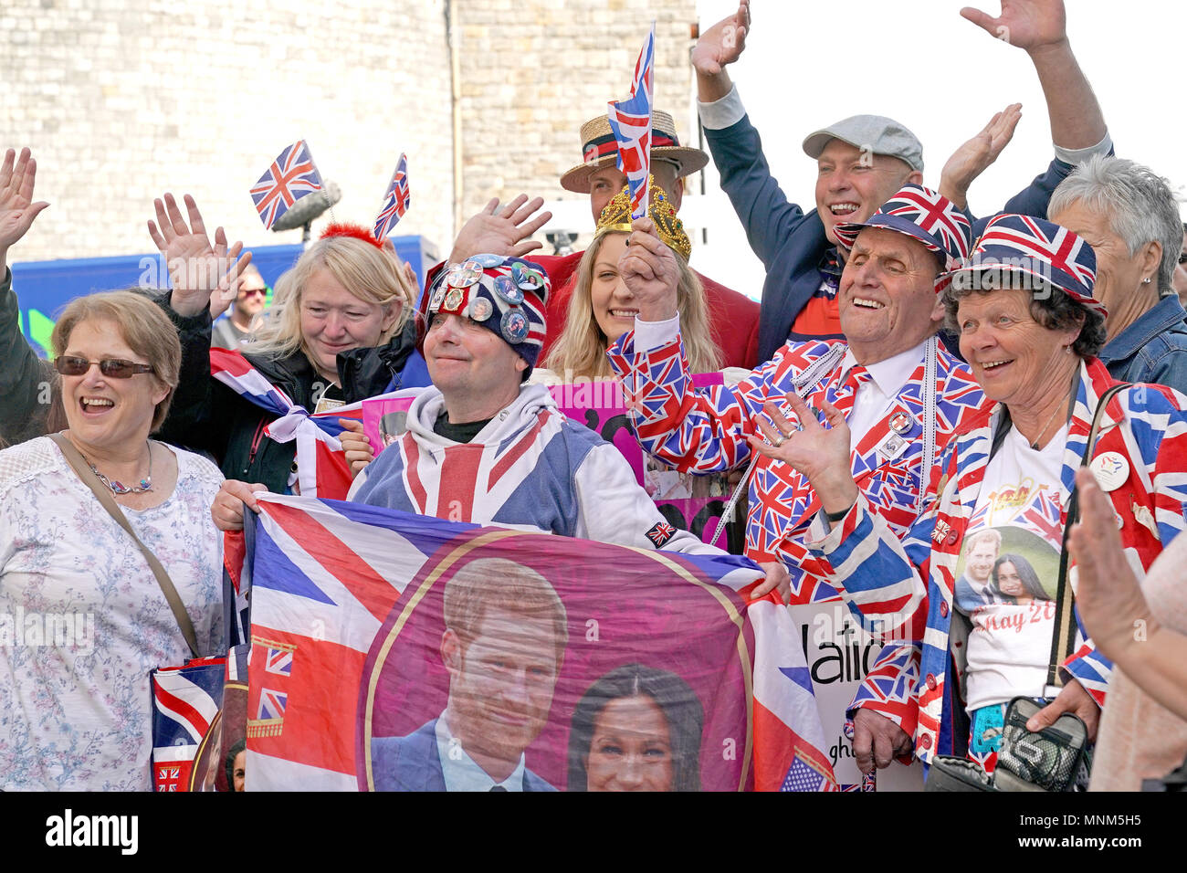 Royal Fans in Windsor vor der Hochzeit von Prinz Harry und Meghan Markle am Samstag. Stockfoto