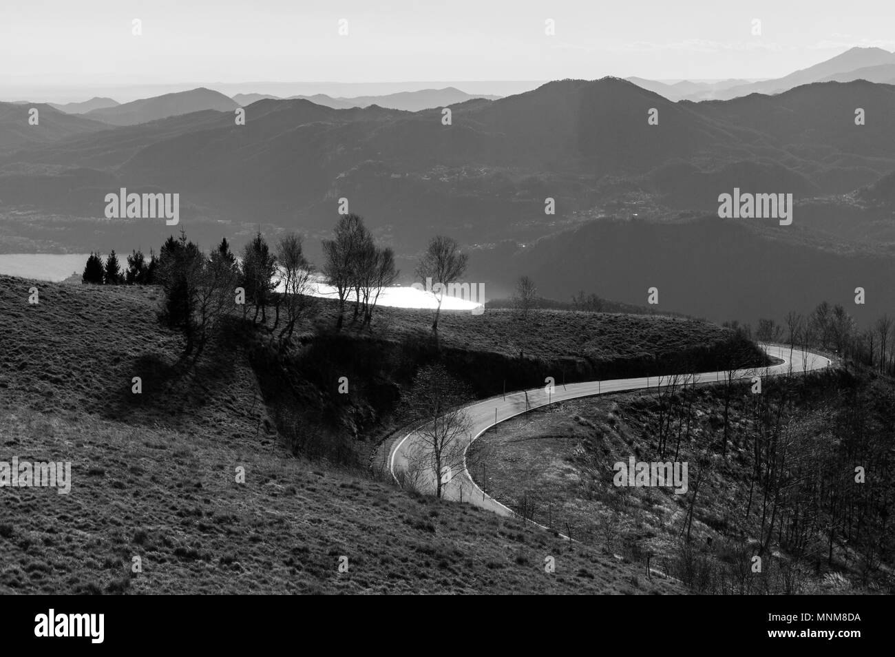 Landschaft aus Mottarone, Piemont, Italien. Blick vom Mottarone. Vista dal Mottarone, altura del Piemonte, in provincia Novara Stockfoto