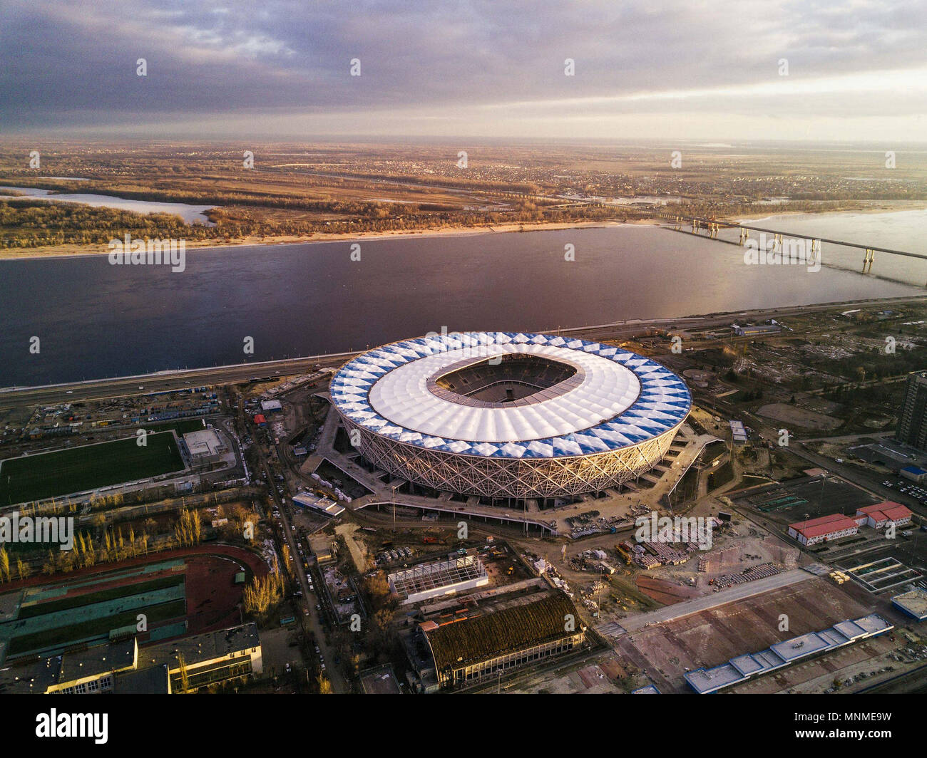 (180518) - Moskau, 18. Mai 2018 (Xinhua) - Datei Bild zeigt die Außenansicht von Wolgograd Arena die Gastgeber des 2018 World Cup in Volgogard, Russland entspricht. (Xinhua / FIFA LOC) Stockfoto