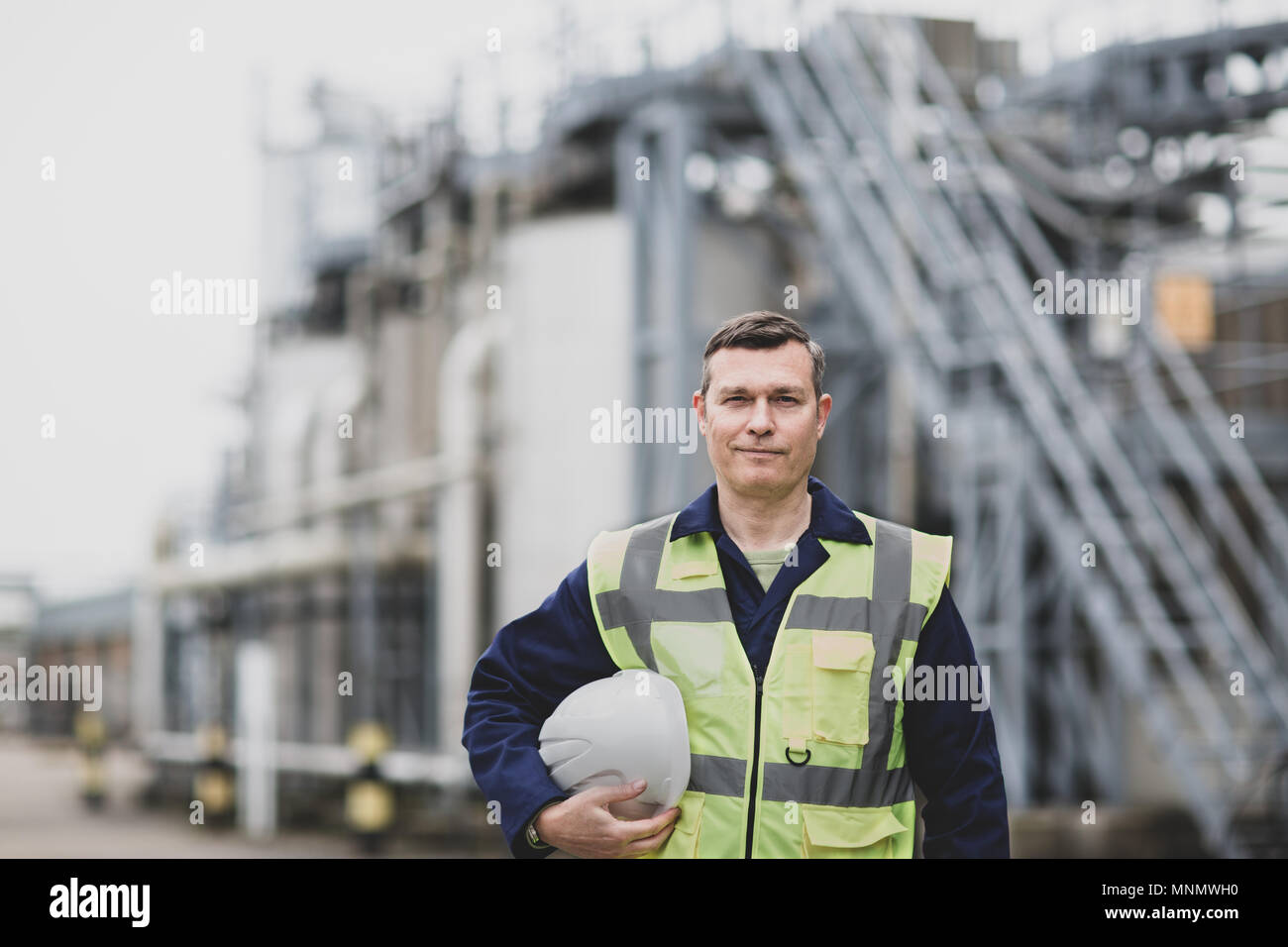 Portrait von Reifen industrielle Arbeiter auf der Baustelle Stockfoto