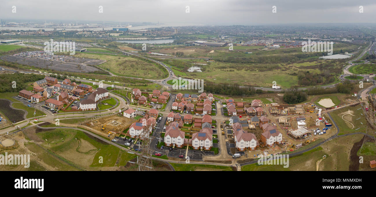 Luftaufnahmen von Redrow Wohnungen Standort-Ebbsfleet Grün in Ebbsfleet Garden City, Kent, Großbritannien Stockfoto