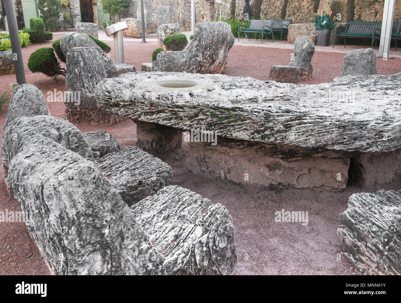 Coral Castle Tabelle wie Florida geprägt. See Okeechobee wird durch die Depression gewollt mit Wasser auf den Tisch vertreten. Stein wippen Surround Tabelle. Stockfoto