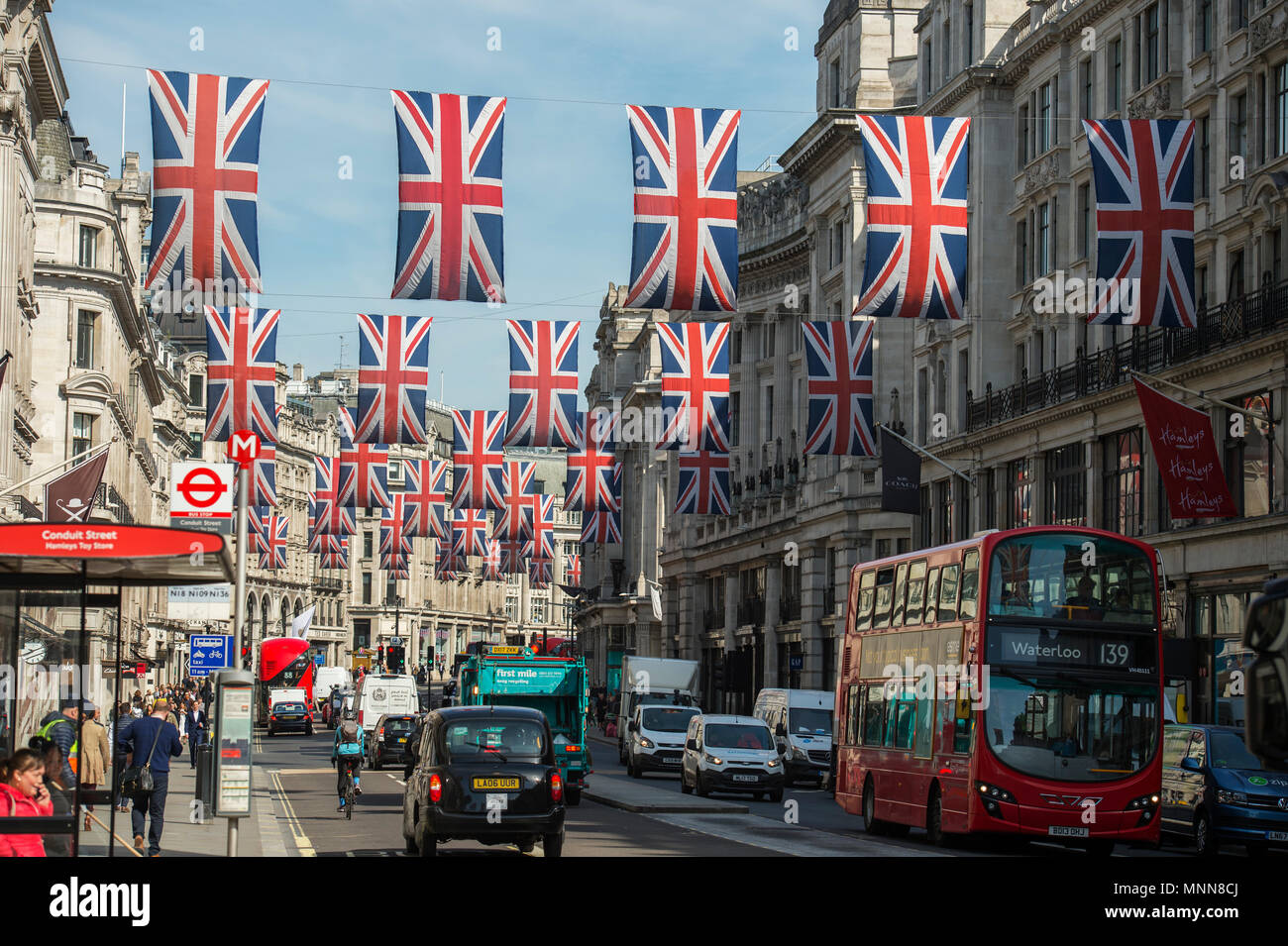 18. Mai 2018. Königliche Hochzeit feste oberhalb der Einzelhändler in der Regent Street, London's Premier Shopping Street des West End. Stockfoto