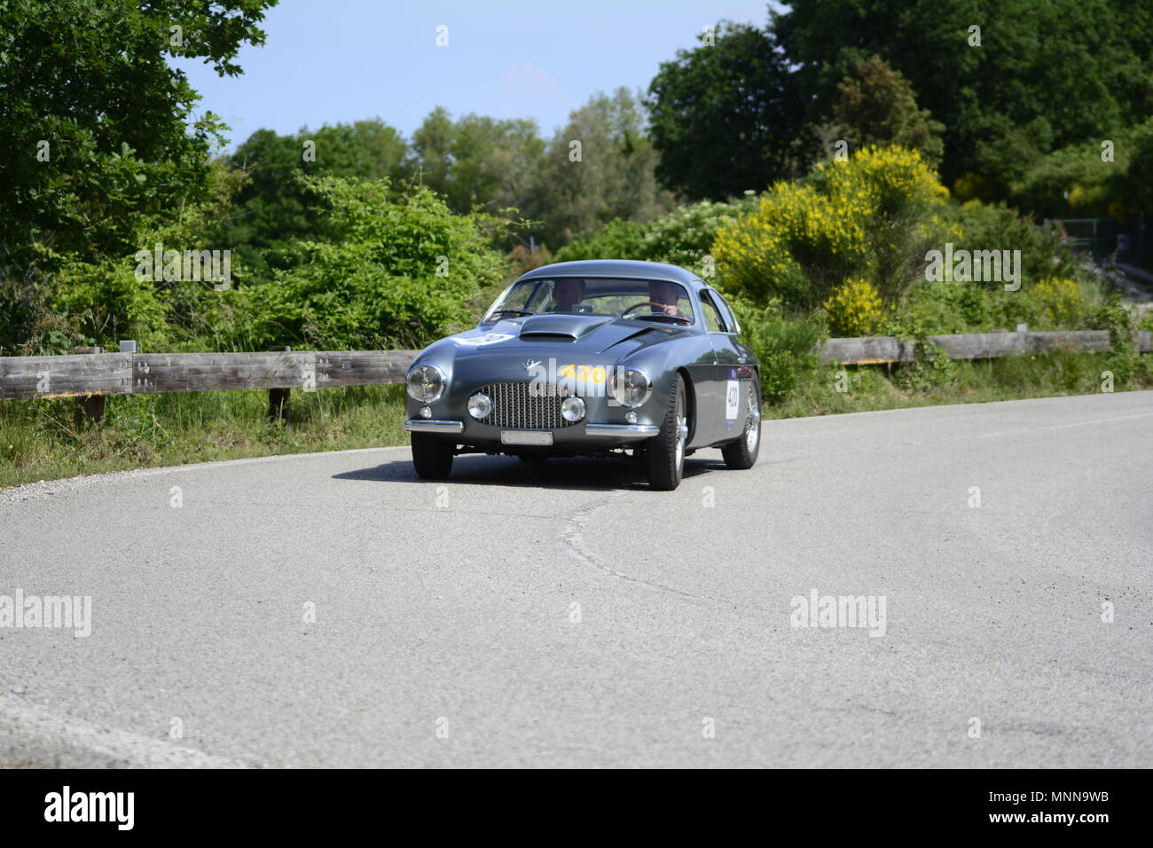 PESARO COLLE SAN BARTOLO, Italien, 17. Mai - 2018: Mille Miglia 2018 die berühmten Italia Stockfoto