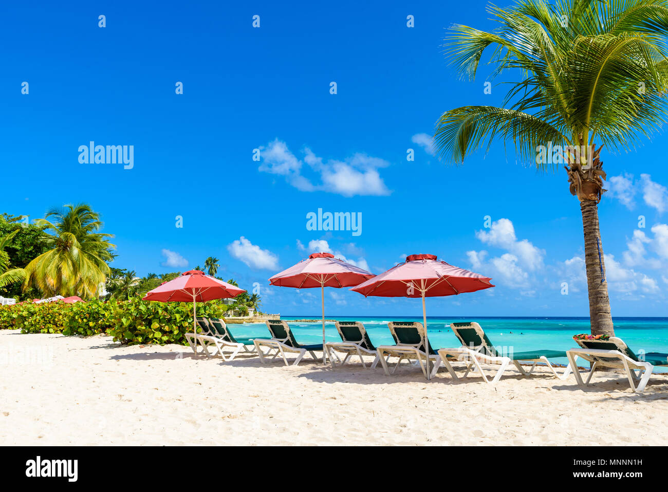 Dover Beach - Tropical Beach auf der karibischen Insel Barbados. Es ist ein Paradies mit einem weißen Sandstrand und Meer turquoiuse. Stockfoto