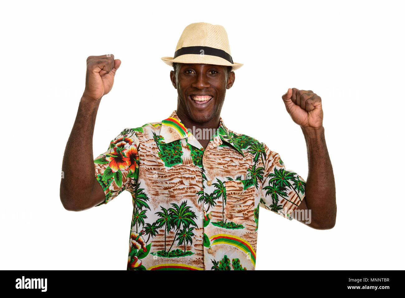 Junge glücklich schwarzen afrikanischen Mann lächelnd und Suchen begeistert Stockfoto
