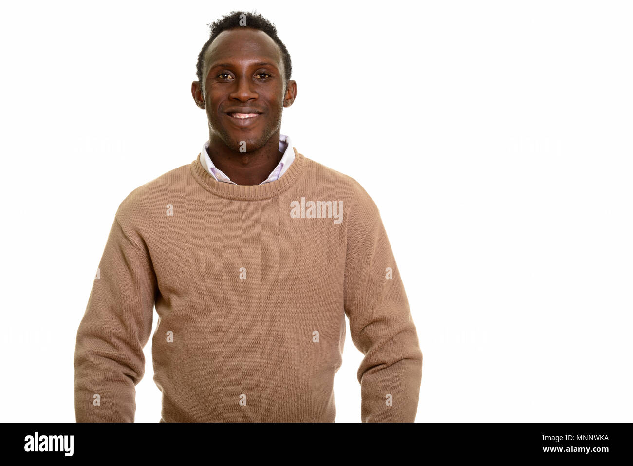 Junge glücklich schwarzen afrikanischen Mann lächelnd Stockfoto