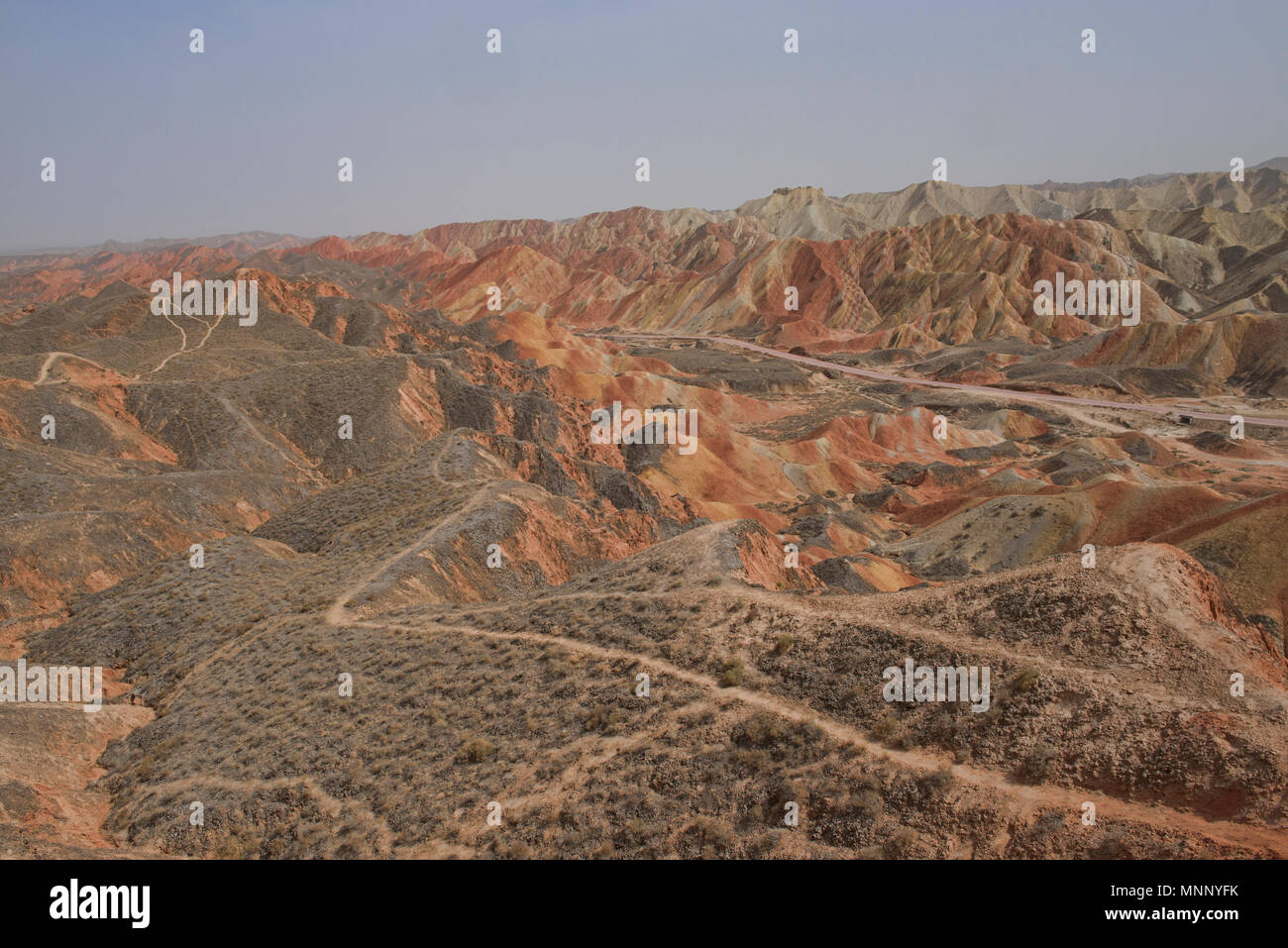 Leuchtend bunte Sandstein in Zhangye Danxia Relief geologischen Park, Gansu, China Stockfoto