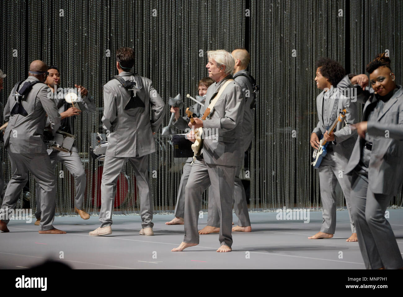 MINNEAPOLIS, MN 17. MAI: David Byrne führt auf seiner "Amerikanischen Utopie" Tour im Orpheum Theater am 17. Mai 2018 in Minneapolis, Minnesota. Credit: Tony Nelson/MediaPunch Stockfoto