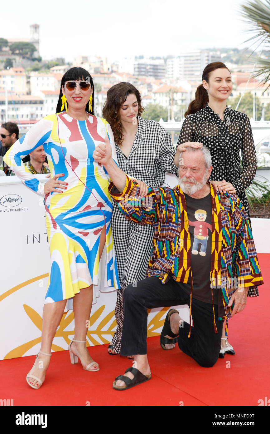 Rossy de Palma, Joana Ribeiro, Terry Gilliam, Olga Kurylenko im 'Getoetete Don Quixote" fotoshooting während der 71St Cannes Film Festival im Palais des Festivals am 19. Mai 2018 in Cannes, Frankreich. (C) Johannes Rasimus *** FRANKREICH, SCHWEDEN, NORWEGEN, DENARK, Finnland, USA, Tschechische Republik, SÜDAMERIKA NUR*** Stockfoto