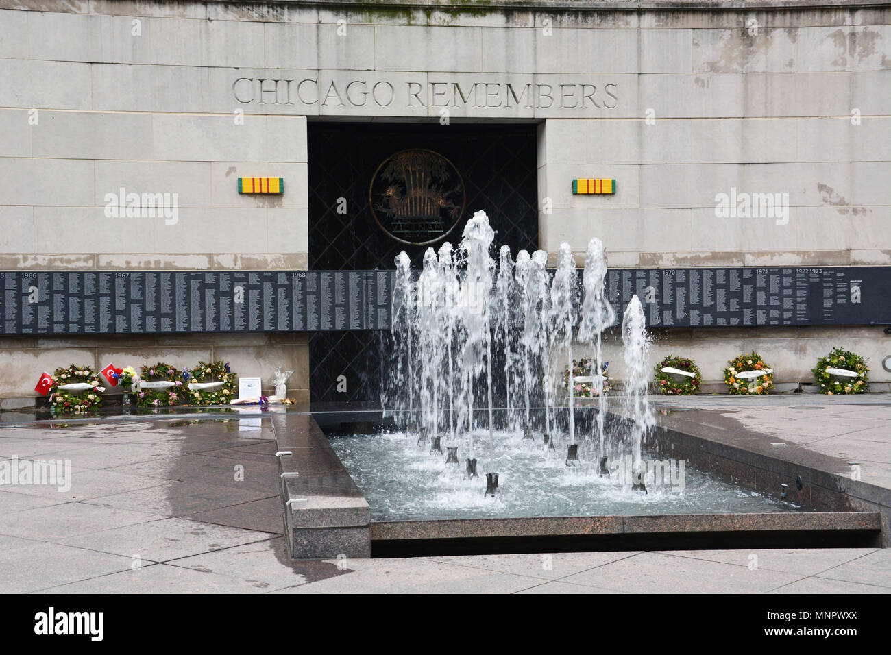 Chicago's Vietnam Memorial Plaza listet die Namen der Bewohner, die während des Krieges getötet wurden und liegt in der Innenstadt auf der Chicago Riverwalk Stockfoto