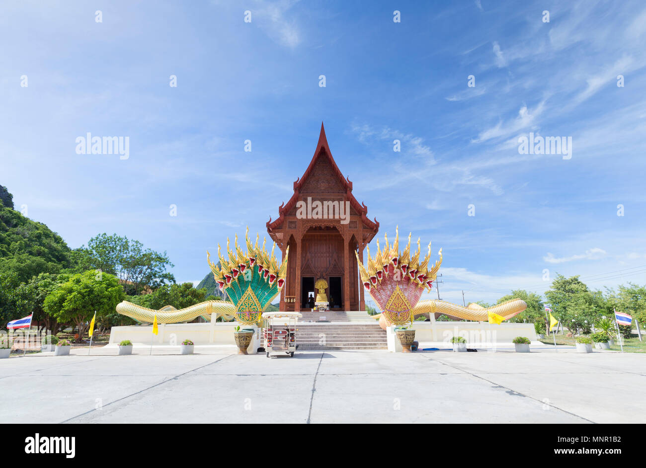 Der schöne Teak Holz Tempel Wat Ao Noi, Prachuap Khiri Khan, Thailand Stockfoto
