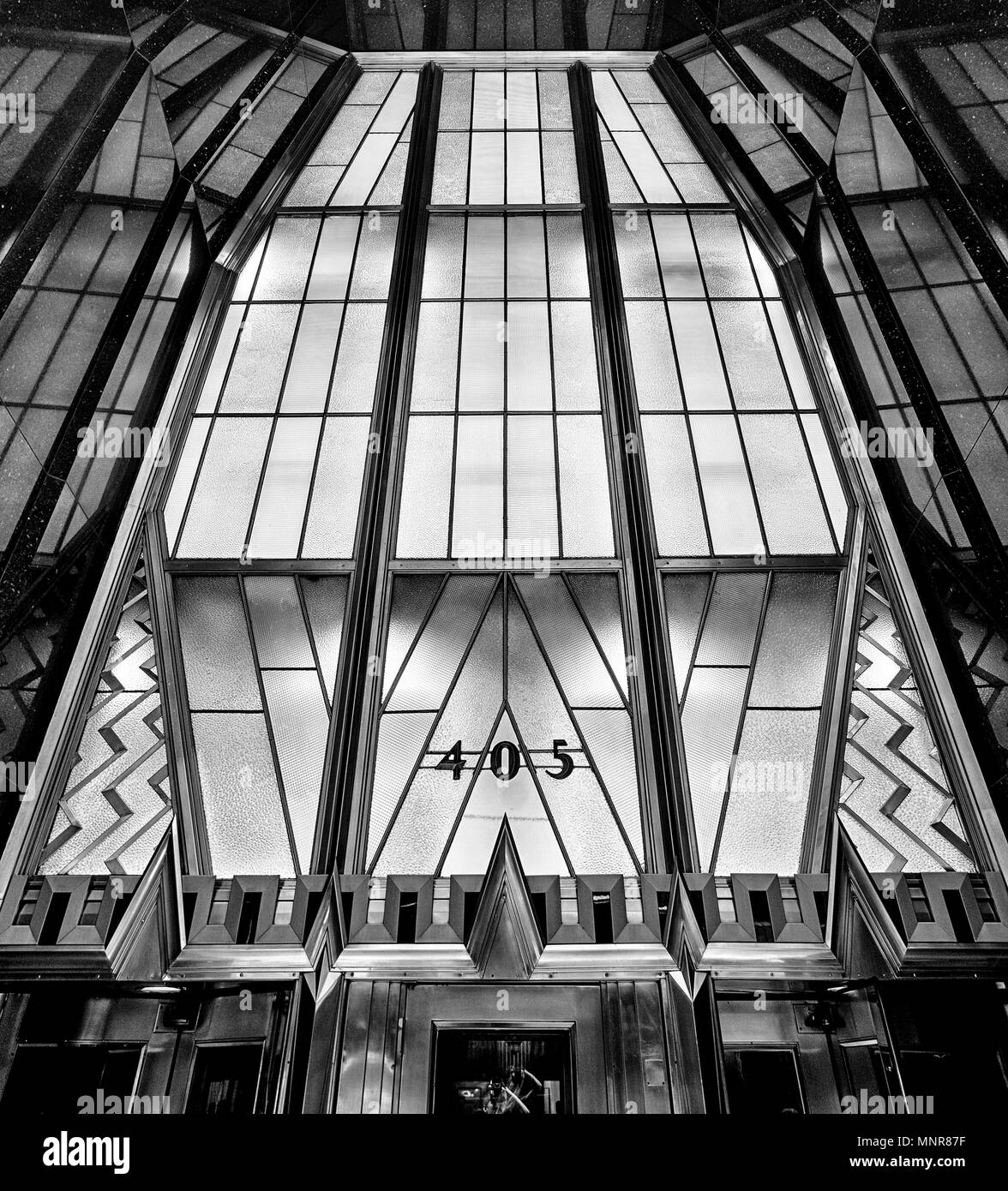 NEW YORK CITY, NY - 14. JULI 2017: Eingang des Chrysler Building in Manhattan, New York Stockfoto