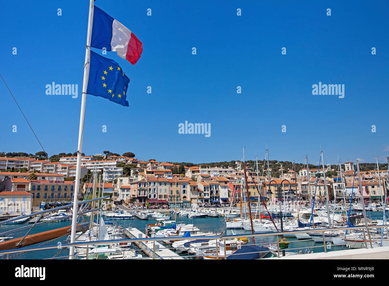 Yachthafen und Fischereihafen von Cassis, Bouches-du-Rhône der Region Provence-Alpes-Côte d'Azur, Südfrankreich, Frankreich, Europa Stockfoto