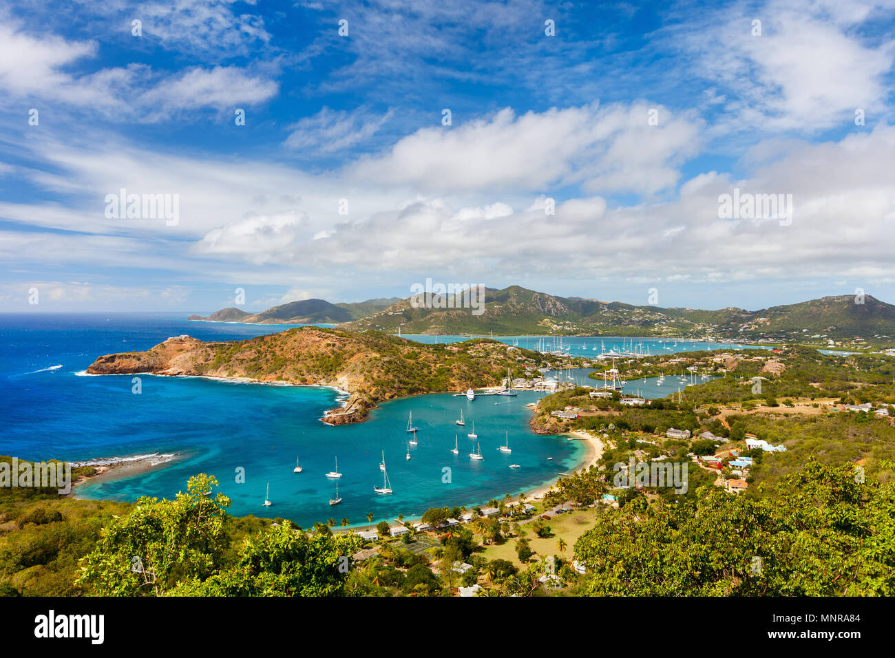 Blick auf Englisch Hafen in Antigua von Shirley Heights Stockfoto