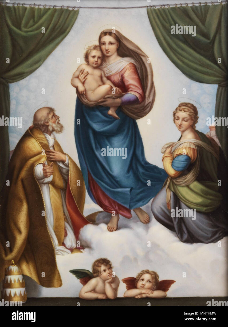 . Porzellanbild der ixtinische Madonna" (nach Raffael). 29 x 21,5 cm. Mit blauer, undeutlicher Schwertermarke bin on the left side Rand. Ende 19. Jahrhundert. 19. Anonymous nach Raphael (1483-1520) Alternative Namen Raffaello Santi, Raffaello Sanzio de Urbino, Rafael de Urbino, Raffael Beschreibung Maler und Architekt Geburtsdatum / Tod 6 April 1483 6. April 1520 Ort der Geburt / Todes Urbino Rom Standort Florenz, Rom, Perugia Authority control: Q 5597 VIAF: 64055977 ISNI: 0000 0001 2136 483 X ULAN: 500023578 79041756 LCCN: n NLA: 35442294 WorldCat 1024 Porzellanbild Sixtin Stockfoto