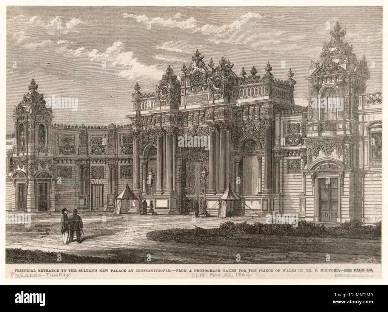 . Englisch: Principal Eingang des Sultans neuen Palast in Konstantinopel. Erscheinungsdatum: 1862. Schöpfer: Bedford, Francis, 1816-1894 - Fotograf zusätzliche Name(n): Jackson, Mason, 1819-1903 - Stecher 1029 Principal Eingang des Sultans neuen Palast in Konstantinopel. (1862) Stockfoto