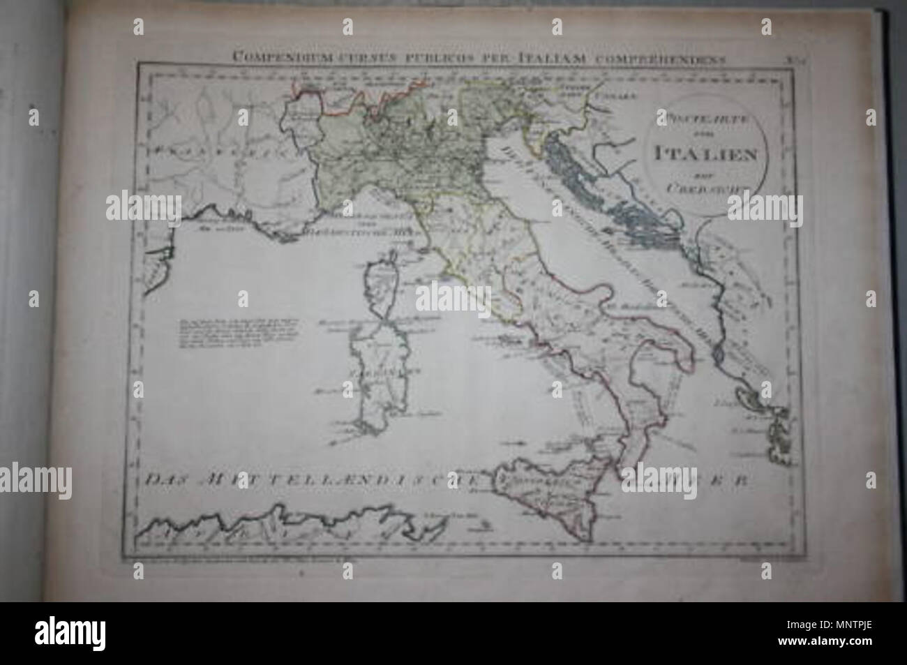 . English: aufnäher von Italien zur Übersicht. Kompendium Cursus Publicos per Italiam Comprehendens [Ca. 1: 3 500 000], Kupferstichkarte, 44 × 32 cm, Titel oben rechts, Blatt Nr. 14. 1799. Franz Johann Joseph von Reilly (1766-1820) Alternative Namen Reilly, Franz Johann Joseph von Beschreibung österreichischer Verleger und Schriftsteller Geburtsdatum / Tod 18. August 1766 vom 6. Juli 1820 Ort der Geburt / Tod Wien Wien Zeitraum 1790 - 1800 Standort Wien Behörde: Q 113944 VIAF: 102371035 ISNI: 0000 0001 1839 240 X LCCN: 88624007 n GND: 118748017 SUDOC: 158784243 WorldCat St Stockfoto