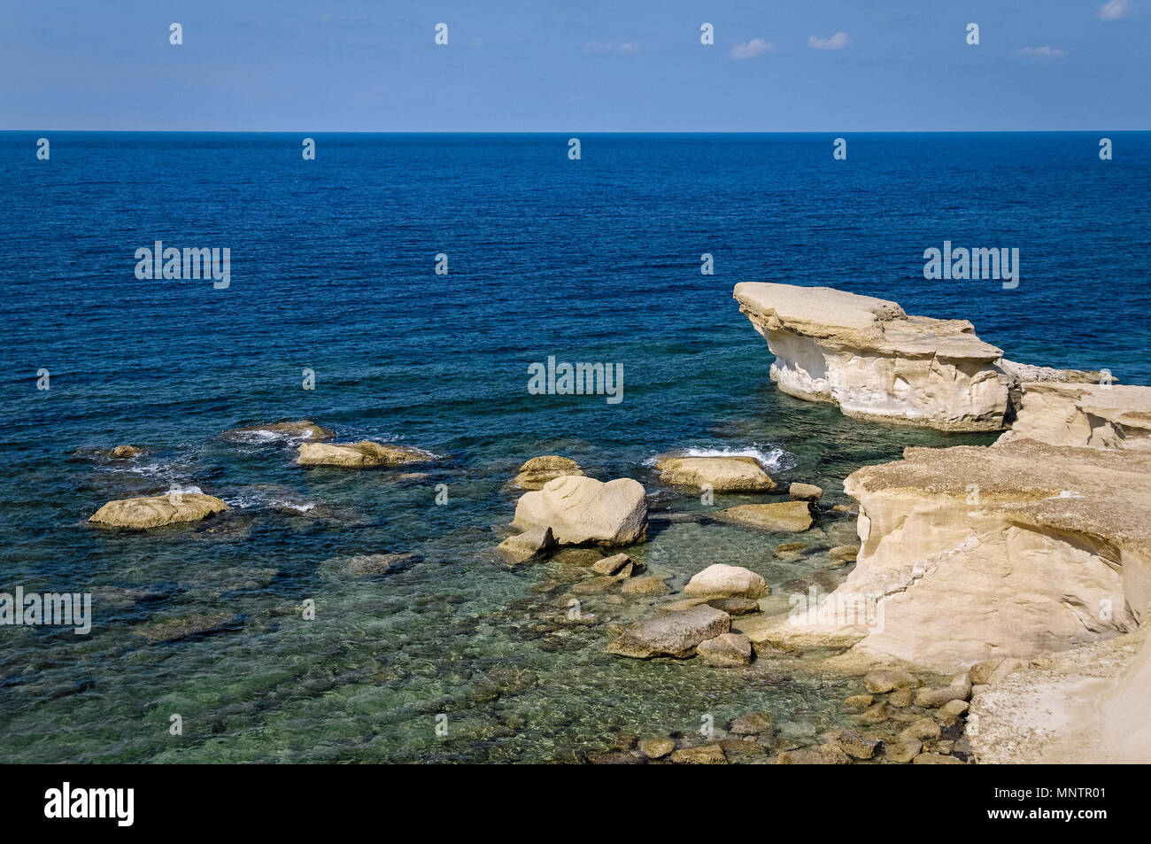 Felsige Küste, Insel Gozo, Malta, Mittelmeer, Atlantik Stockfoto