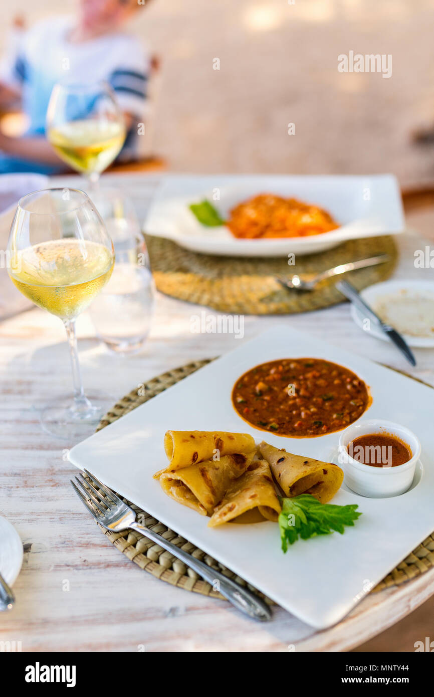 Köstliche afrikanische Starter serviert zum Mittagessen im Restaurant Stockfoto