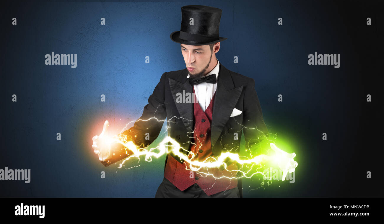 Magier Sekt super power zwischen seine beiden Hände Stockfoto