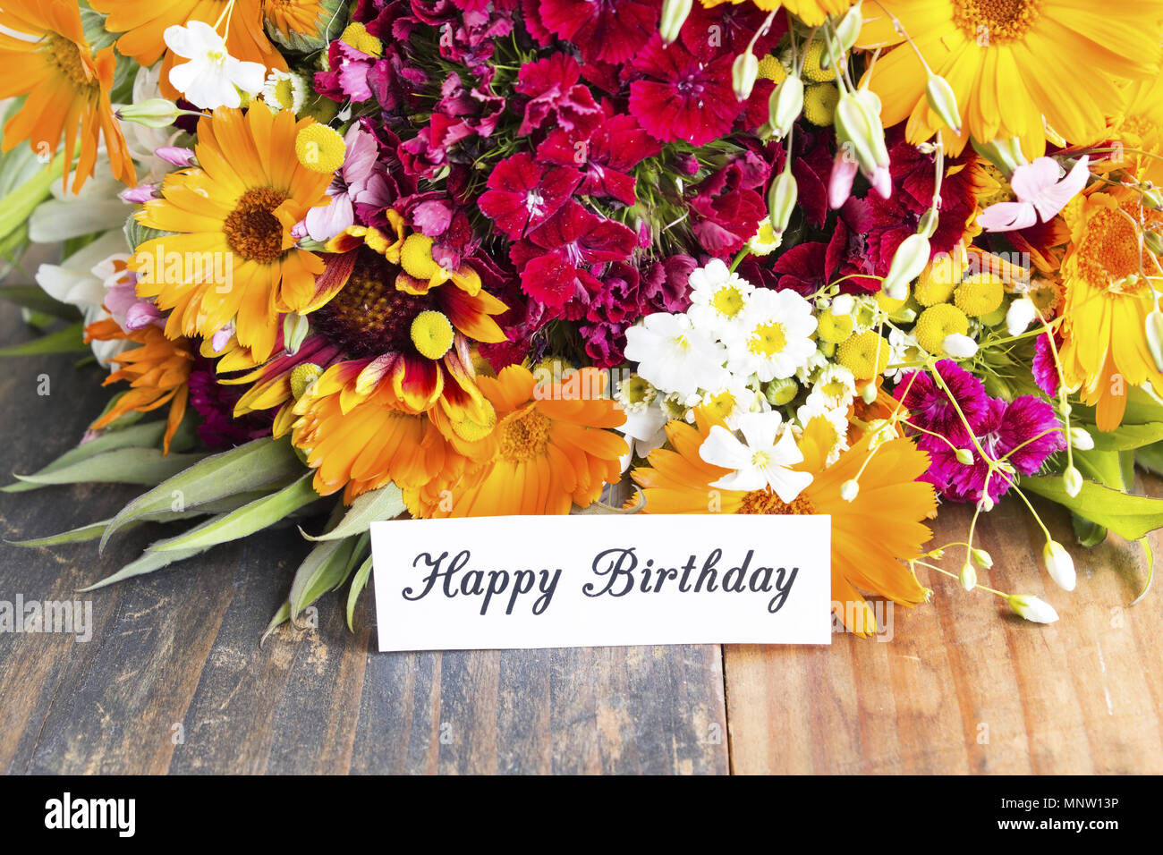 Happy Birthday Karte mit Frühling Blumen Stockfotografie - Alamy